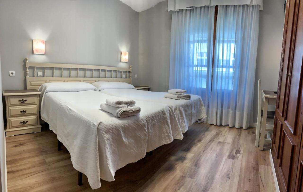 Hostal Restaurante Mendez Villafranca Del Bierzo Ngoại thất bức ảnh