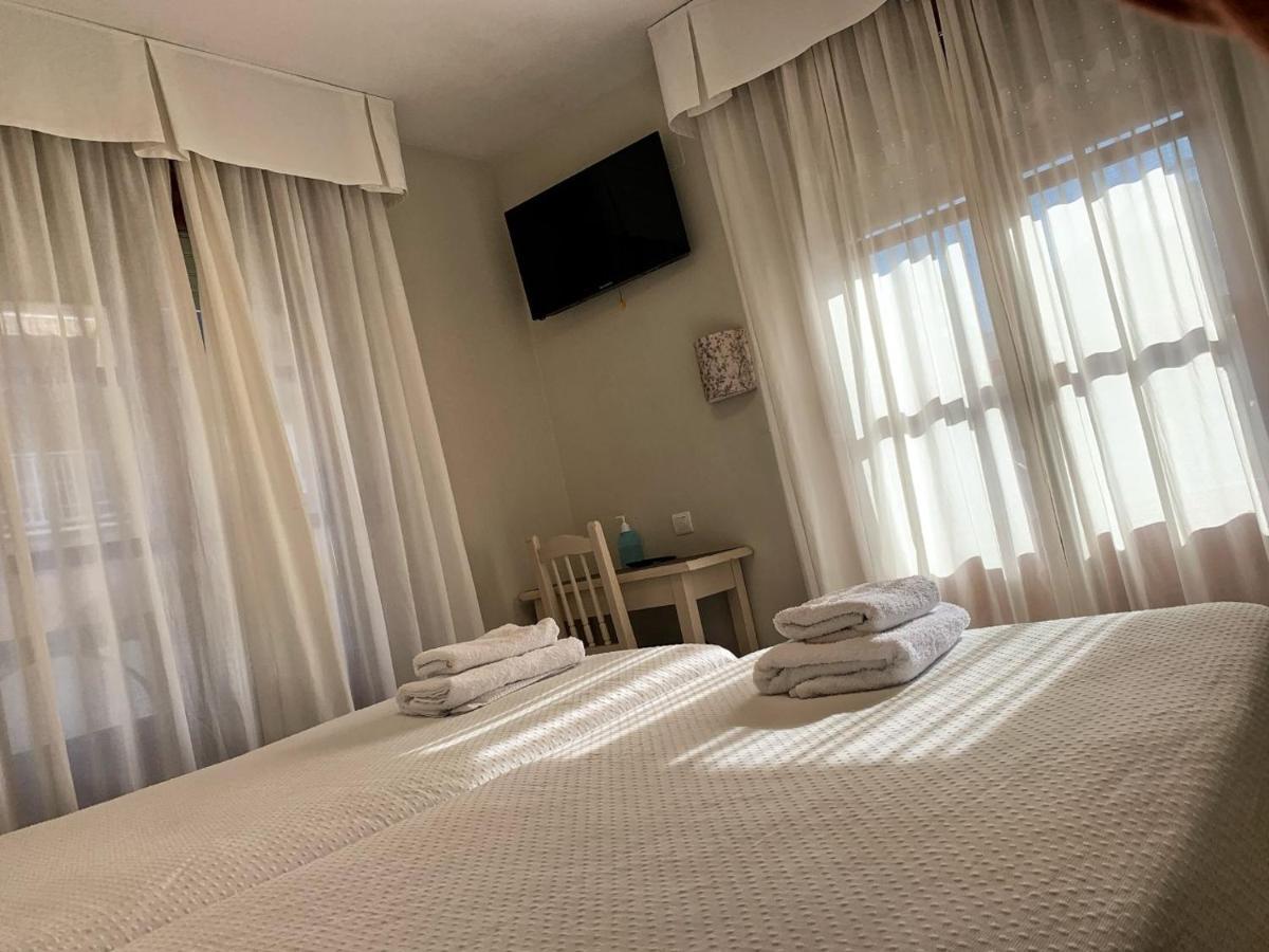 Hostal Restaurante Mendez Villafranca Del Bierzo Ngoại thất bức ảnh