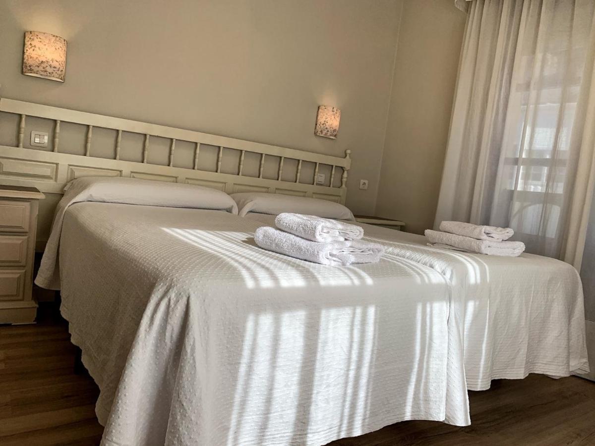 Hostal Restaurante Mendez Villafranca Del Bierzo Ngoại thất bức ảnh