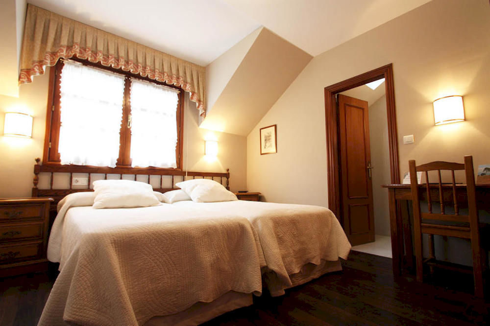 Hostal Restaurante Mendez Villafranca Del Bierzo Ngoại thất bức ảnh