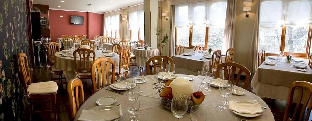 Hostal Restaurante Mendez Villafranca Del Bierzo Ngoại thất bức ảnh