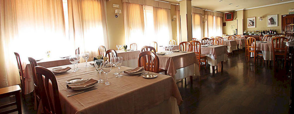 Hostal Restaurante Mendez Villafranca Del Bierzo Ngoại thất bức ảnh